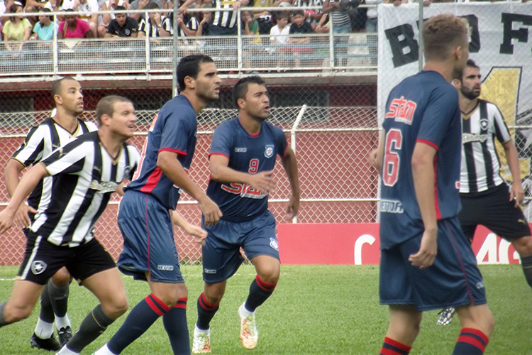 Duelos com Botafogo e Flamengo podem não acontecer caso o Tricolor não passe de fase (Foto: Vinicius Gastin)