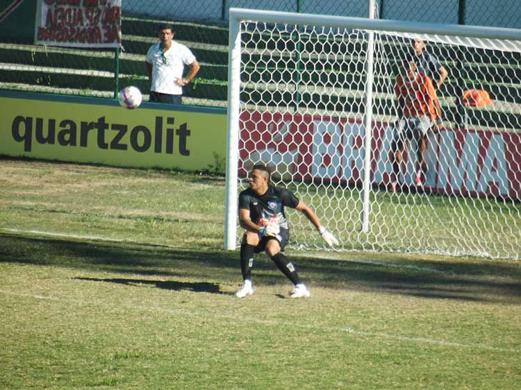 Marcos foi um dos destaques do Frizão no estadual: defesa de pênalti contra o Vasco foi o momento marcante (Vinicius Gastin/A Voz da Serra)