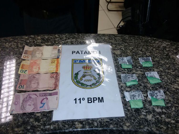 A droga foi levada para a 151ª DP (Cortesia de Polícia Militar)