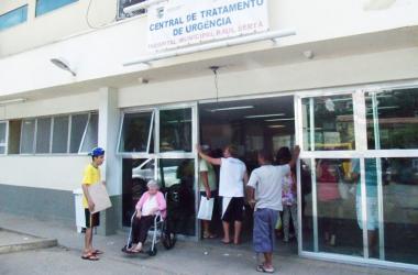 Urgência do Hospital Municipal Raul Sertã (Foto: Lúcio Cesar Pereira)
