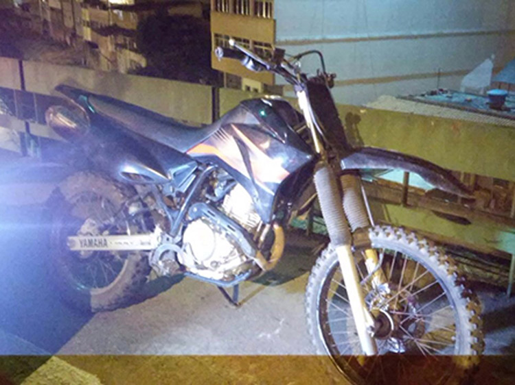 Motocicleta foi apreendida na localidade de Bocaina dos Blaudts durante abordagem policial (Cortesia de Polícia Militar)