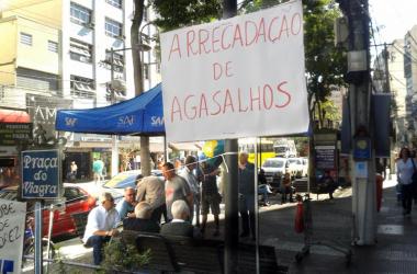 Os frequentadores da Praça do Viagra resolveram dar uma força na reta final da Campanha de Inverno da Acianf. As doações serão encaminhadas a instituições de caridade (Bruno Menezes/A Voz da Serra)