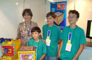 Criado pela professora de artes da Escola Sesi Nova Friburgo, Sandra Sicuro, o cubo vem incrementando a rotina em sala de aula na unidade (Divulgação)