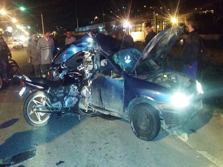 O piloto da moto morreu após colidir com o carro em Conselheiro Paulino (Cortesia de Polícia Militar)