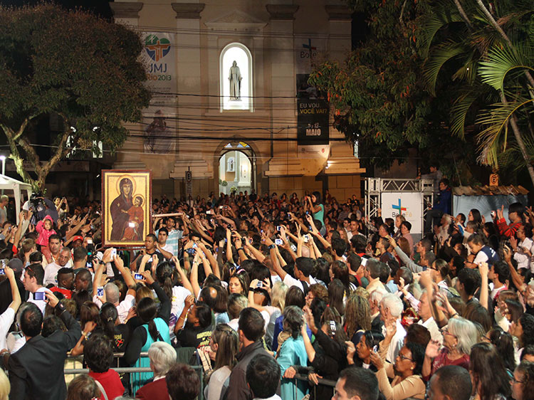 Bote Fé realizado em 2013, em frente à Catedral de São João Batista, no Centro de Nova Friburgo