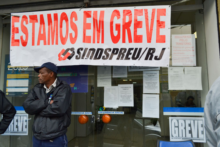 Servidores do INSS em Friburgo aderem à greve nacional