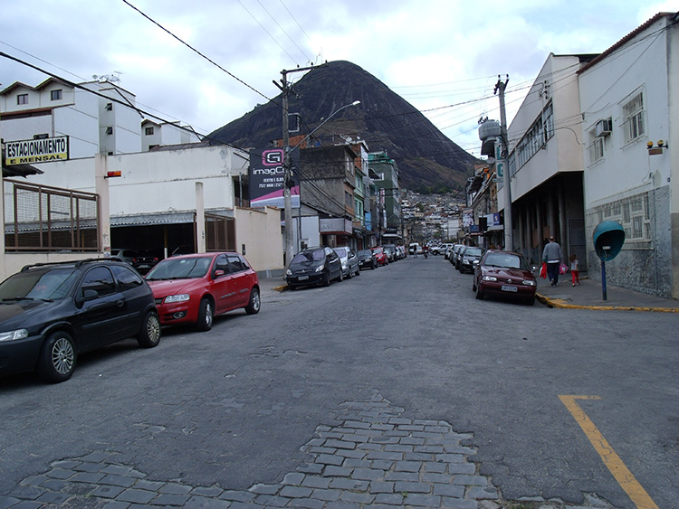 A Rua Vicente Sobrinho, onde fica a sede da Smomu, deverá ter mão única para a Rua Gustavo Lira (Foto: Lúcio Cesar Pereira)