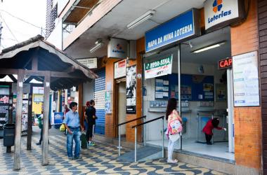 A loteria furtada funciona na Praça Lafayette Bravo (Foto: Arquivo A VOZ DA SERRA)