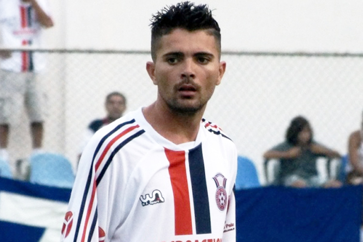 Nome do jogo, atacante Sabão marcou dois gols em Moça Bonita (Foto: Vinicius Gastin)