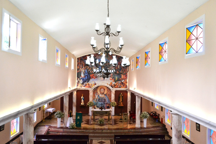 A igreja de Santa Edwiges deve receber centenas de fiéis nas celebrações deste fim de semana. Muitos buscam a intercessão da santa para solucionar problemas financeiros (Foto: Henrique Pinheiro)