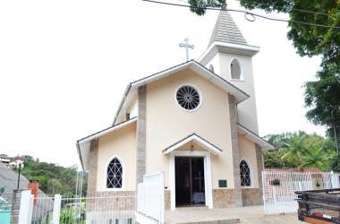 Paróquia Santa Edwiges, no Vale dos Pinheiros (Foto: Henrique Pinheiro)