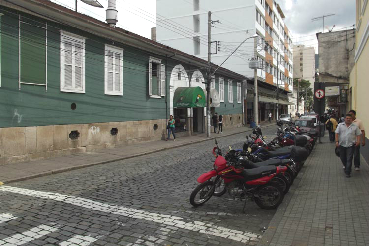 Rua Dante Laginestra (Foto: Lúcio Cesar Pereira/Arquivo A VOZ DA SERRA)