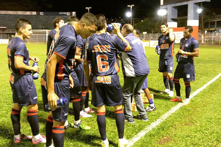 Tricolor da Serra atuou com a maioria do time sub-23 e mostrou disposição (Foto: Vinicius Gastin)