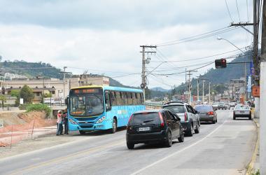 Praticamente todos os pontos ao longo da Avenida Roberto Silveira foram retirados (Foto: Amanda Tinoco)