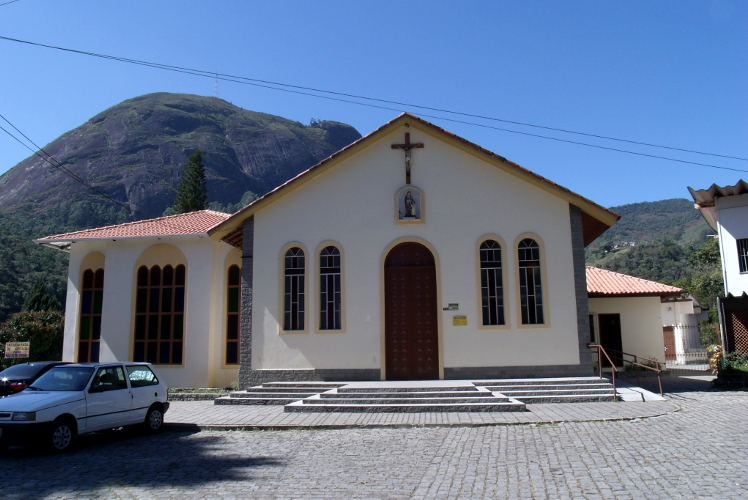 A Paróquia de Sant'Ana, no Cônego, distribui as doações neste sábado (Foto: Arquivo A VOZ DA SERRA)