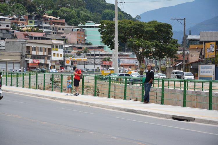 Isso é um ponto de ônibus? (Foto: Amanda Tinoco)