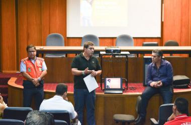 Força-tarefa foi composta por representantes de várias secretarias municipais, Polícia Militar, Corpo de Bombeiros, Sanatório Naval e também vereadores (Foto: Amanda Tinoco)