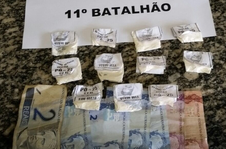 A cocaína foi apreendida na Rua Aureliano Barbosa Faria‭ (‬Foto:‭ ‬11º BPM‭)