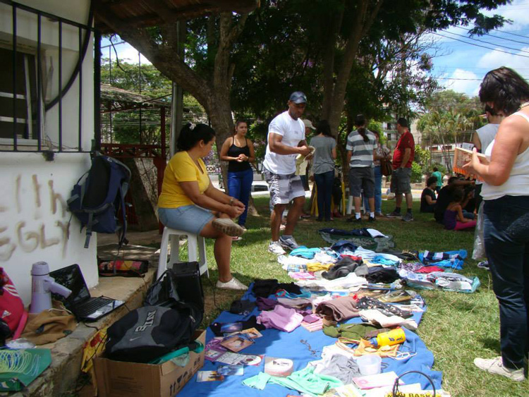 A Feira Grátis da Gratidão,‭ ‬que antes era realizada na Praça do Suspiro,‭ ‬foi transferida para‭ ‬a Praça Getúlio Vargas (Foto: Arquivo A VOZ DA SERRA)