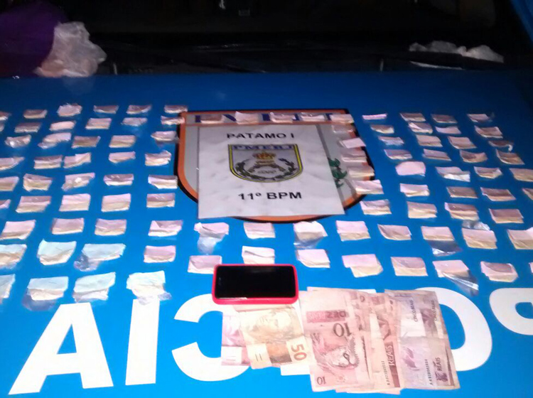 A cocaína foi apreendida na Rua Xingu (Foto: 11º BPM)