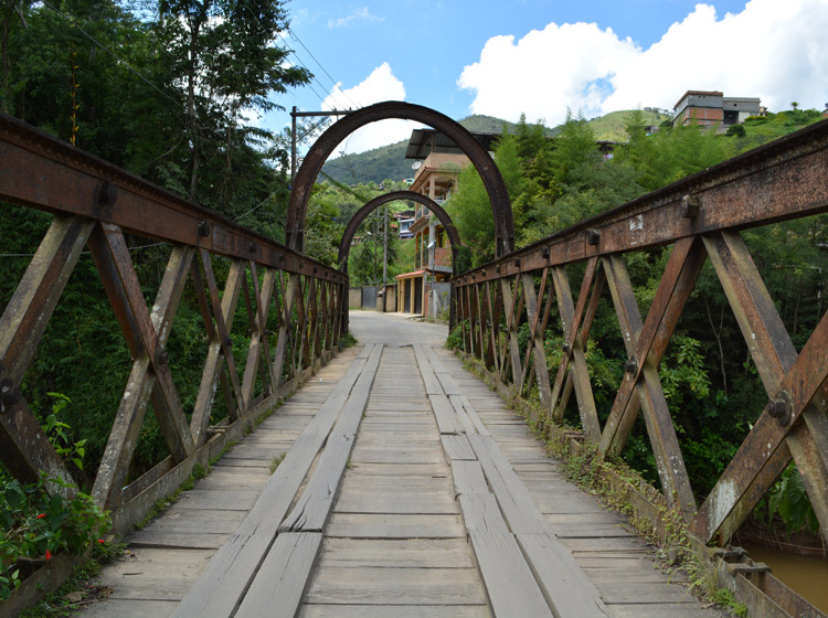 Antiga ponte de trem, centro de Riograndina (Foto: Lúcio Cesar Pereira/Arquivo A VOZ DA SERRA)