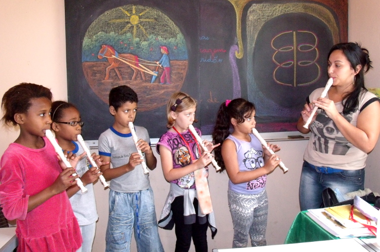 Escola do Vale de Luz, em Conselheiro Paulino (Foto: Lúcio Cesar Pereira)