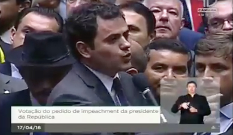 Glauber Braga vota contra abertura do processo de impeachment