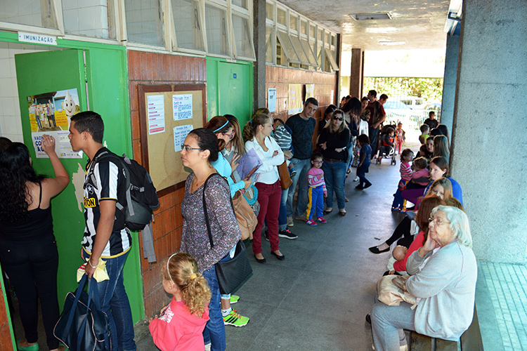Segundo a prefeitura, a falta de vacina contra a gripe no final da campanha se deveu aos bons resultados da ação no município – que atingiu 90% de cobertura do grupo prioritário (Foto: Lúcio Cesar Pereira)