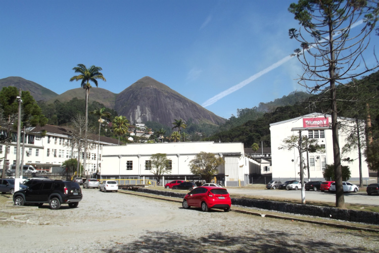 O candidato selecionado no concurso dará aulas no novo campus da Uerj no município, na antiga sede da Fábrica Filó, na Vila Amélia (Foto: Arquivo A VOZ DA SERRA)