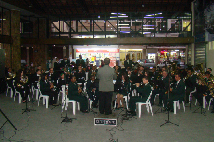 Sob regência do maestro Nelson José da Silva Neto, apresentação da Euterpe foi mais um concerto em comemoração aos 198 anos de Nova Friburgo (Foto: Divulgação)