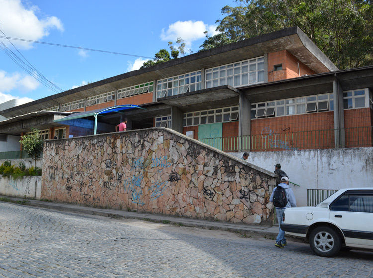  No posto Sílvio Henrique Braune, no Suspiro, o eletrocardiograma está quebrado há meses (Foto: Lúcio César Pereira)