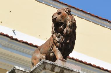 Os imponentes leões são obras de grande valor cultural, fabricadas nos idos de 1840 pela Fundição Ducel, na França (Foto: Lúcio Cesar Pereira)