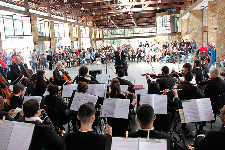 Orquestra da Candido Mendes leva clássicos eruditos à Estação Livre 