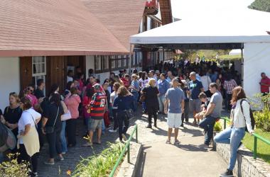 Cerca de 18 mil pessoas, entre friburguenses e turistas, compareceram ao evento realizado na Queijaria Suíça no último fim de semana - 7 mil no sábado e 11 mil no domingo (Foto: Marcelo Cruz)