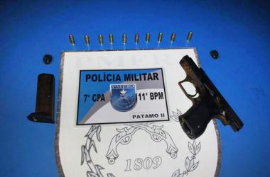 Adolescente estava com uma pistola israelense calibre 9mm carregada com dez balas (Foto: 11ºBPM)