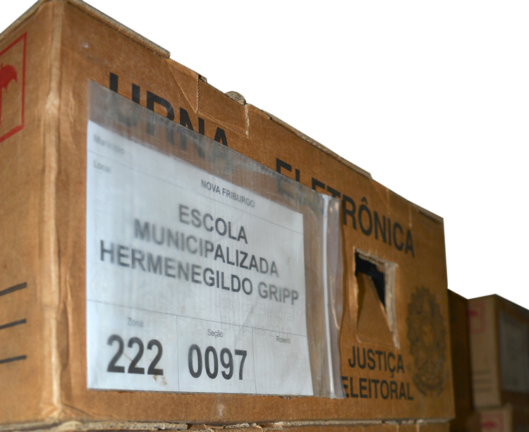  As urnas serão distribuídas amanhã entre as três zonas eleitorais de Nova Friburgo (Foto: Henrique Pinheiro)