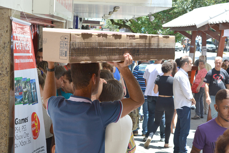 Com grandes descontos, televisão era o item mais disputado desta edição do Black Friday (Foto: Henrique Pinheiro)