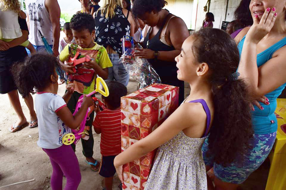 A ação foi criada em 2015. Para este ano, a expectativa é de que mais de 600 crianças sejam presenteadas (Foto: Divulgação)