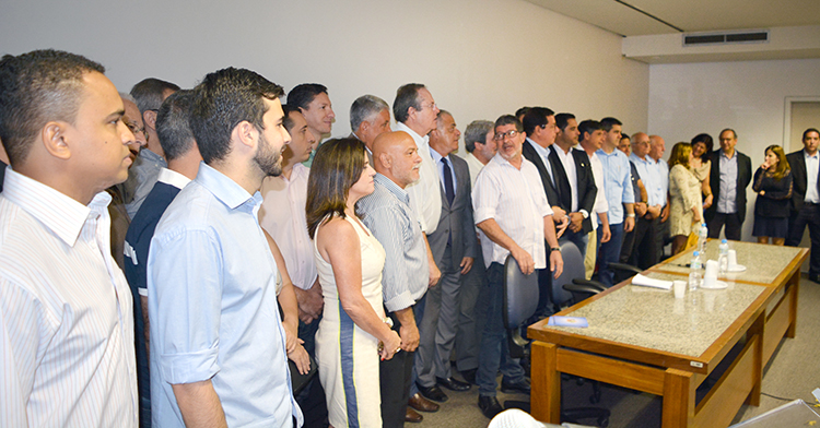 O primeiro escalão completo do novo Executivo municipal (Foto: Henrique Pinheiro)