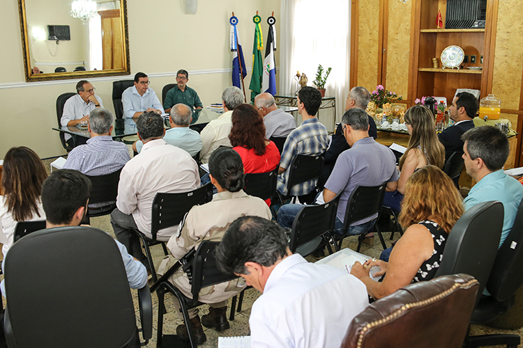 Reunião na última quinta-feira contou com toda a equipe de secretários (Foto: João Luccas Oliveira)