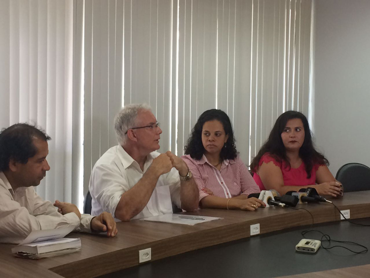 Coletiva aconteceu nesta terça-feira, na Sala de Gestão do Centro Administrativo César Guinle, em frente a prefeitura (Foto: Karine Knust)