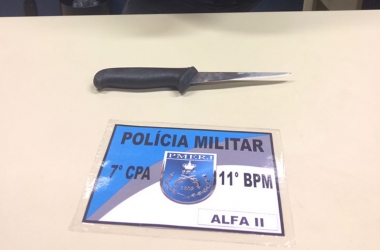 A faca, apreendida pela polícia (Foto: 11ºBPM)