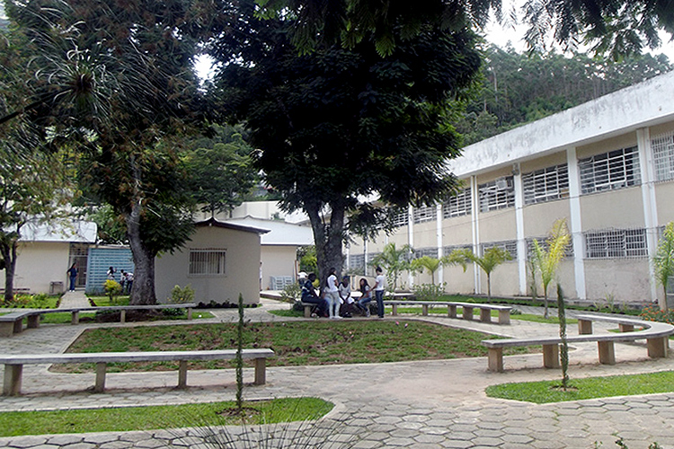 Colégio Estadual Canadá (Foto: Arquivo A VOZ DA SERRA)