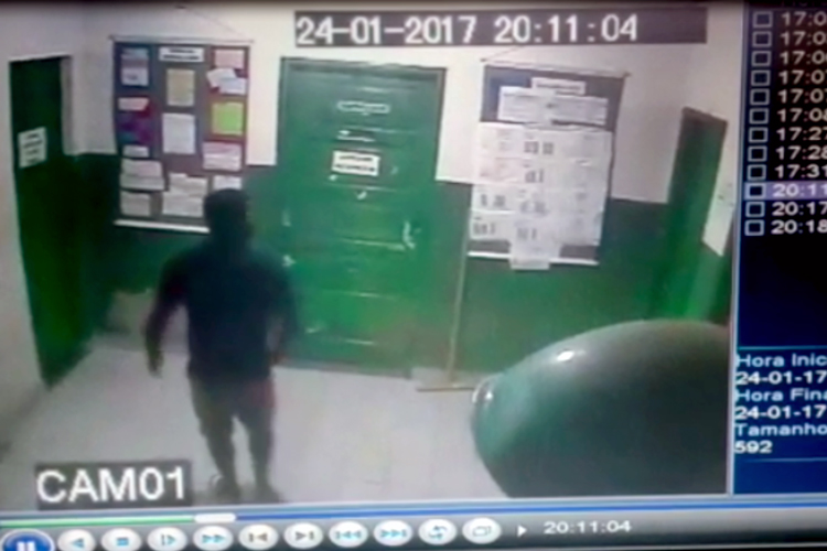 ​Vídeo de furto em escola ajudou a identificar o rapaz (Foto: Reprodução/151ª DP)