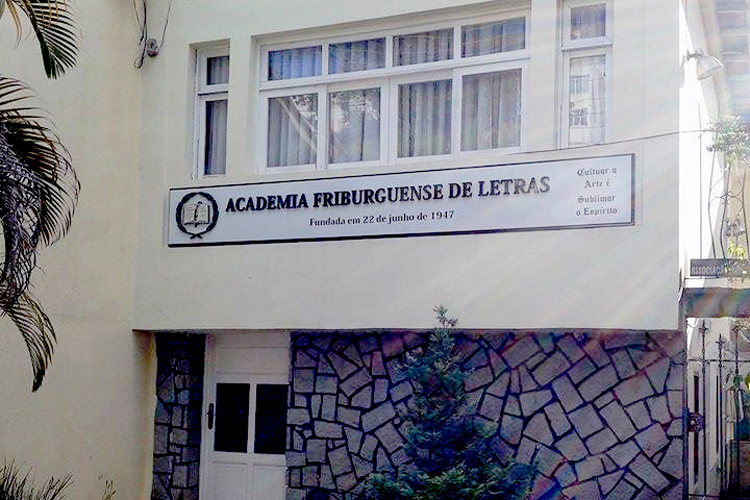 Sede da Academia Friburguense de Letras, na Praça Getúlio Vargas (Foto: Arquivo AVS)