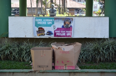 As Caixas Solidárias instaladas na Praça Getúlio Vargas (Foto: Arquivo AVS)