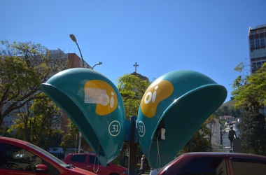 Orelhões na Praça Dermeval Barbosa Moreira: raros (Foto: Henrique Pinheiro)