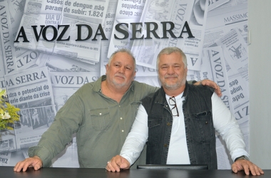 Haroldo Horbelt  e Aloísio Bindemann se reencontraram graças a uma reportagem publicada em 2009 (Foto: Henrique Pinheiro)