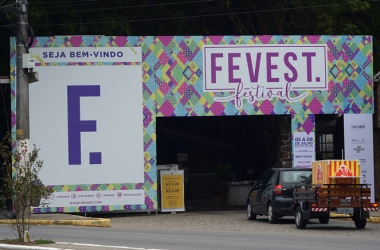 A entrada do Country Clube preparada para receber a Fevest (Foto: Henrique Pinheiro)