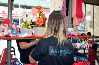 A expectativa dos artesãos é de que a feira tenha grande movimento no fim de semana (Foto: Henrique Pinheiro)